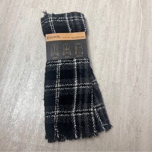 Igloos Ladies' Ruana Black plaid wrap shawl